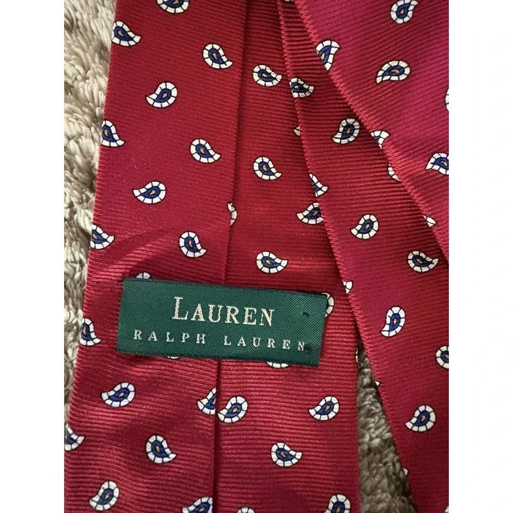 Lauren Ralph Lauren Tie Red White Blue Paisley 100% Silk Hand Finish/Made In USA